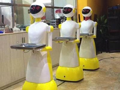 Из-за пандемии на Западе начали ещё активнее замещать официантов роботами