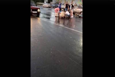 На Михайловском шоссе в Рязани мотоциклист сбил женщину с ребенком
