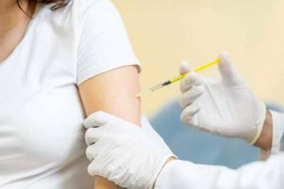 Главный санврач рассказал о проблемах с вакциной Janssen