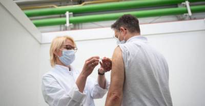 Тысячи жителей Германии по ошибке получили уведомление о полной вакцинации от ковида