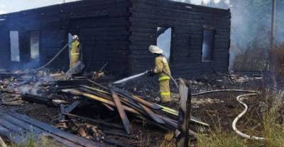 Три человека погибли при пожаре в деревне под Кировом
