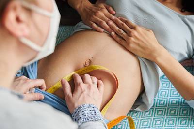 В Минтруде назвали условие для начисления беременным еще одного пособия
