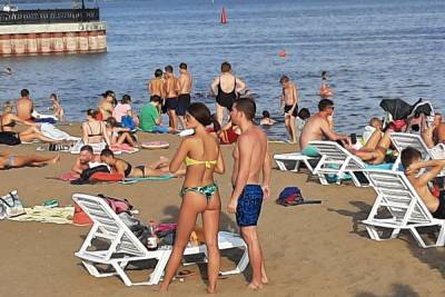 У нового пляжа Саратова зацвела Волга