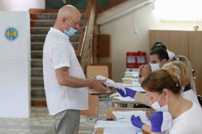 В Молдавии проходят досрочные парламентские выборы