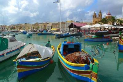 Решение Мальты не впускать невакцинированных туристов сочли заразным