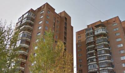 Девушка выпала из окна на улице Харьковской в Тюмени