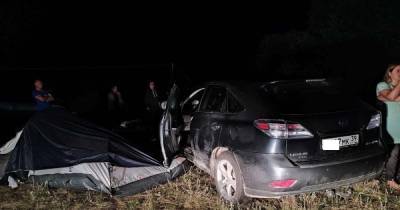 В Гвардейском районе пьяный водитель Lexus врезался в палатку с 10-летним мальчиком
