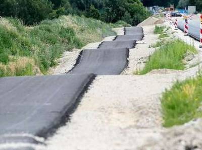 Курьез: в Германии построили очень кривую дорогу, которая больше похожа на серпантин. ФОТО