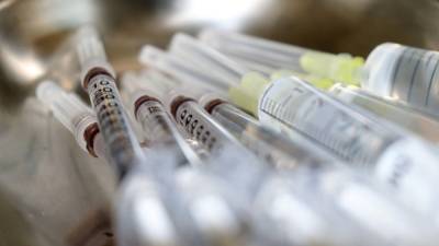 Жителям России напомнили о "золотом стандарте" вакцинации от инфекционных болезней