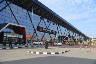 В Шереметьево вновь образовались очереди в терминалах