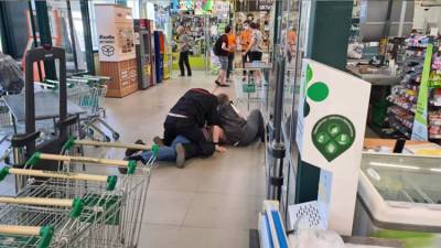 В Ярославле мужчина открыл стрельбу в супермаркете