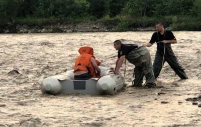 Сотрудники ГСЧС спасли 11 человек на водоемах Прикарпатья