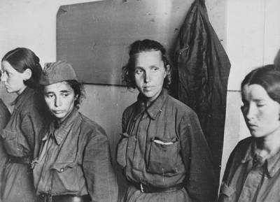Женщины-красноармейцы в немецком плену: самые непокорные узницы