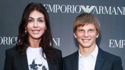 Мать Аршавина назвала Алису Казьмину виновной в загубленной карьере футболиста