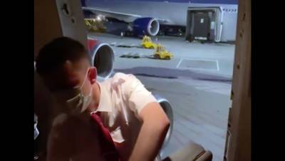 Пассажирка рассказала подробности инцидента с открытием люка на рейсе Москва-Анталья