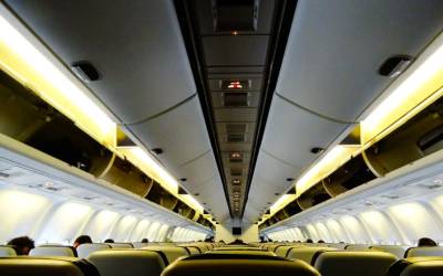 Пассажир авиарейса "Москва-Анталья" открыл дверь самолета прямо перед вылетом