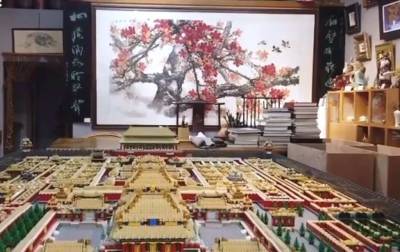 Дизайнер из Китая построил модель Запретного города из 700 тысяч деталей LEGO