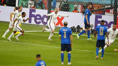 Италия – Англия. Люк Шоу открыл счет в матче на второй минуте