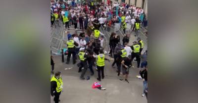 Сотня фанатов-безбилетников попыталась прорваться на Уэмбли на финал Евро-2020