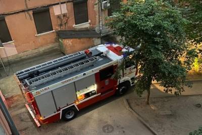 В Твери пожарные приехали в многоквартирный дом из-за подгорания пищи