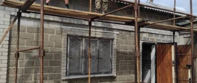 Военные ВСУ помогают восстанавливать обстрелянные дома в Авдеевке и Верхнеторецком