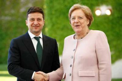 Зеленский прилетел в Германию обсудить Донбасс и Крым