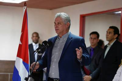 Президент Кубы призвал сторонников власти выйти на улицы