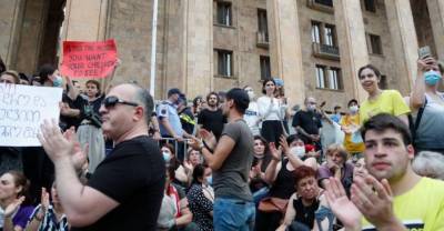 В Грузии протестующие потребовали отставки премьер-министра