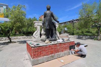 Жители Улан-Удэ возмущены состоянием отремонтированного сквера им. А.С. Пушкина