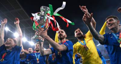Итальянцы везут домой футбольное "золото" чемпионата Европы