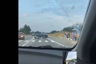На Досуговском шоссе в Смоленске вдребезги разбились две легковушки