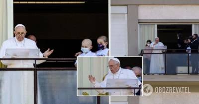 Папа Римский впервые появился на публике после операции