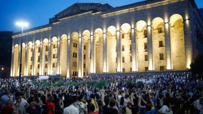 Представители СМИ вышли на антиправительственный митинг в Тбилиси