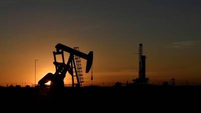 Мировые цены на нефть снижаются в ходе торгов 12 июля