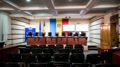 ЦИК: В парламент Молдовы проходят три политсилы