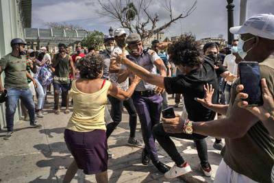 Протесты на Кубе: США предостерегли власти страны от применения силы против демонстрантов