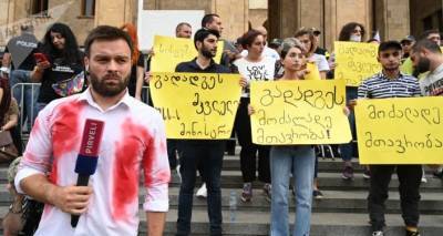 "За Лексо!": в Грузии вспыхнули протесты из-за смерти телеоператора - фото
