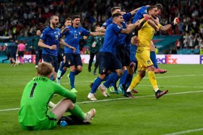 Италия выиграла чемпионат Европы по футболу впервые за 53 года