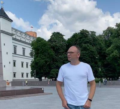 Уральский политолог-оппозиционер Крашенинников сбежал от полиции в Вильнюс