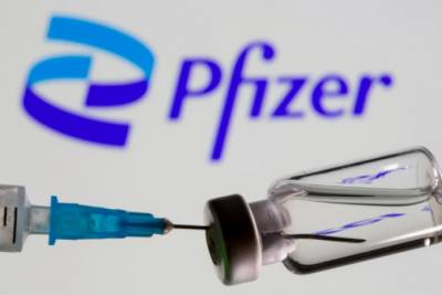 Pfizer сообщит о необходимости введения третьей дозы вакцины от коронавируса