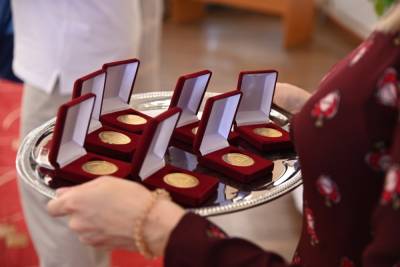 108 выпускников школ Дзержинска получили золотую медаль