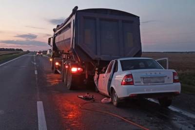 На Дону водитель «Приоры» погиб, врезавшись в грузовик