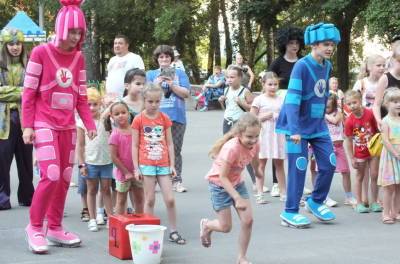 Во дворах Пущино проходят праздники для детей