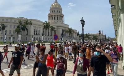 Главное о коронавирусе на 12 июля: отмена самоизоляции в Бурятии, протесты на Кубе из-за «ковидных» мер