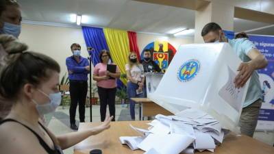 Наблюдатели от СНГ назвали открытыми и конкурентными выборы в Молдавии