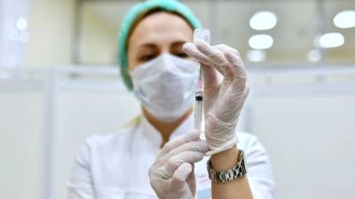 В России за сутки коронавирусом заболело 25 тысяч 140 человек, на 107 больше, чем днем ранее