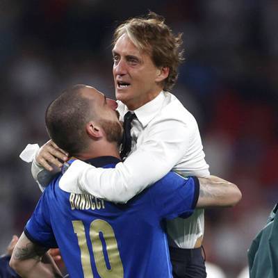 Милан: 15 человек пострадали во время празднования победы сборной Италии