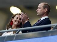 Семья болельщиков: принц Уильям и Кейт Миддлтон с сыном Джорджем на финале чемпионата Европы по футболу