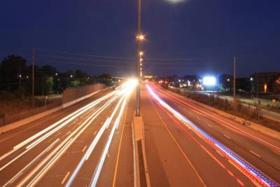 Суд заставил новгородских чиновников закупить фонари для Юрьевского шоссе