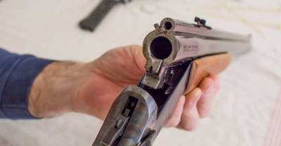 В Ленобласти мужчина устроил стрельбу из ружья, два человека ранены